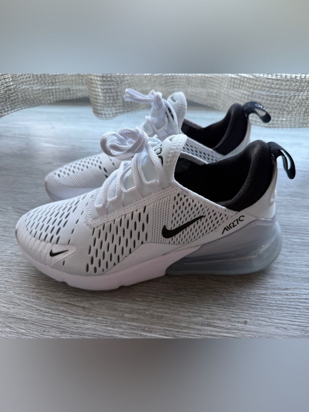 Nike Air Max 270 White/Black Low Top Lace Up Mesh Sneakers AH6789-100 Womens 7.5